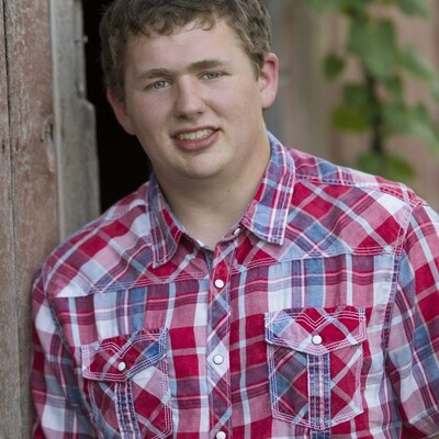2022 Scholarship Recipient Carson Cross from Centralia High School