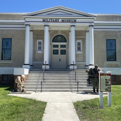 West facade. Front entrance to the Military Museum